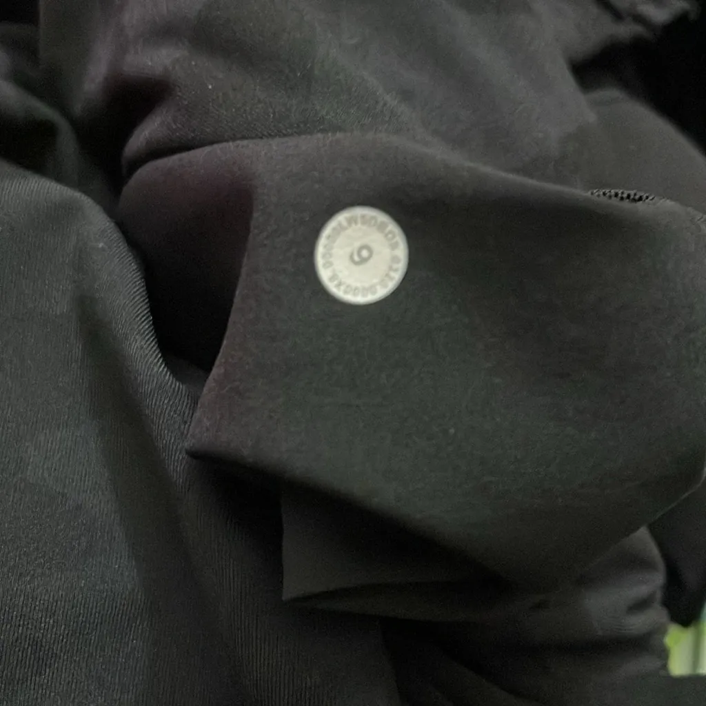 Lululemon Keep Moving Pant 7/8 High-Rise
Incognito Camo Multi Grey - Image 6