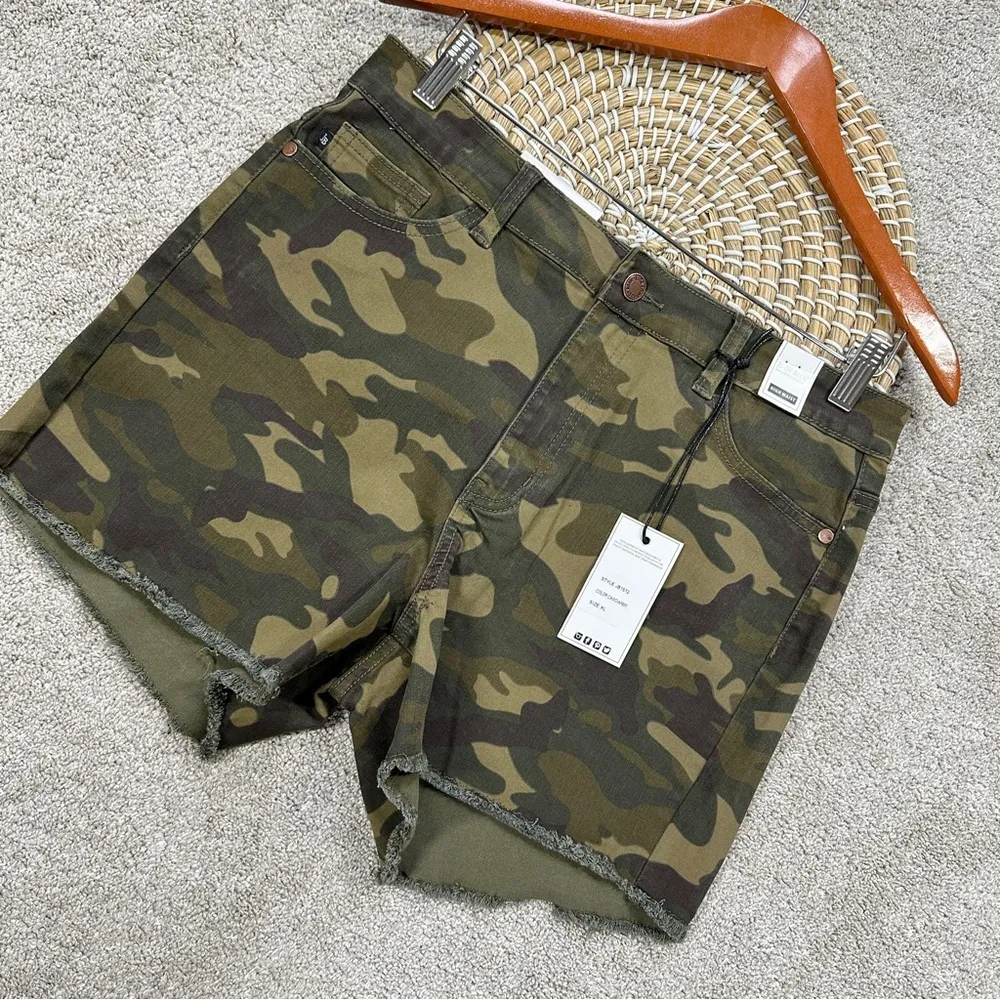 NWT Judy Blue Camo Army Print Shorts 4” High Rise Frayed Hem Size XL - Image 3