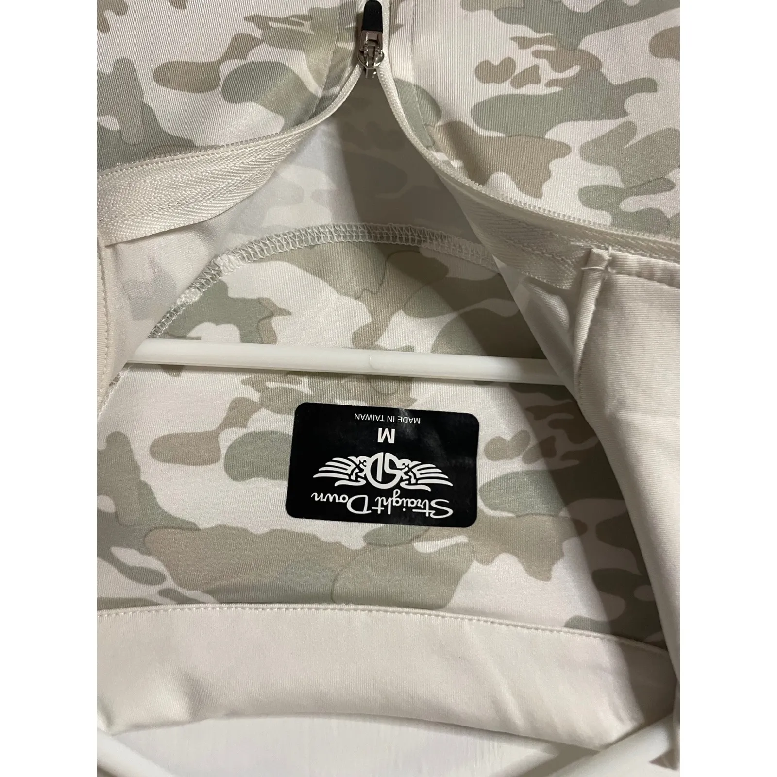 Straight Down Camo Quarter Zip Long Sleeve Golf Pullover Women's Medium Green - Image 2