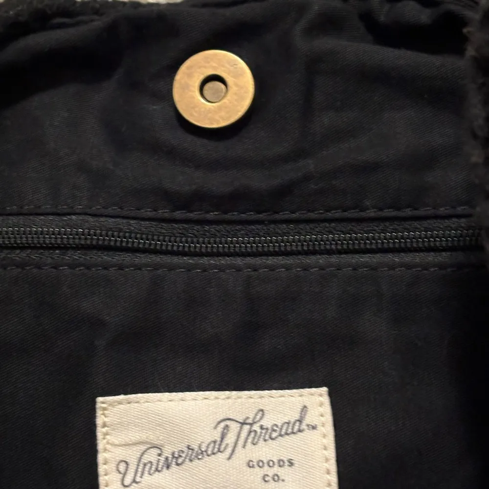 Black Wavy Universal Thread BOHO Black Macrame / Crochet Shoulder Bag - Image 7