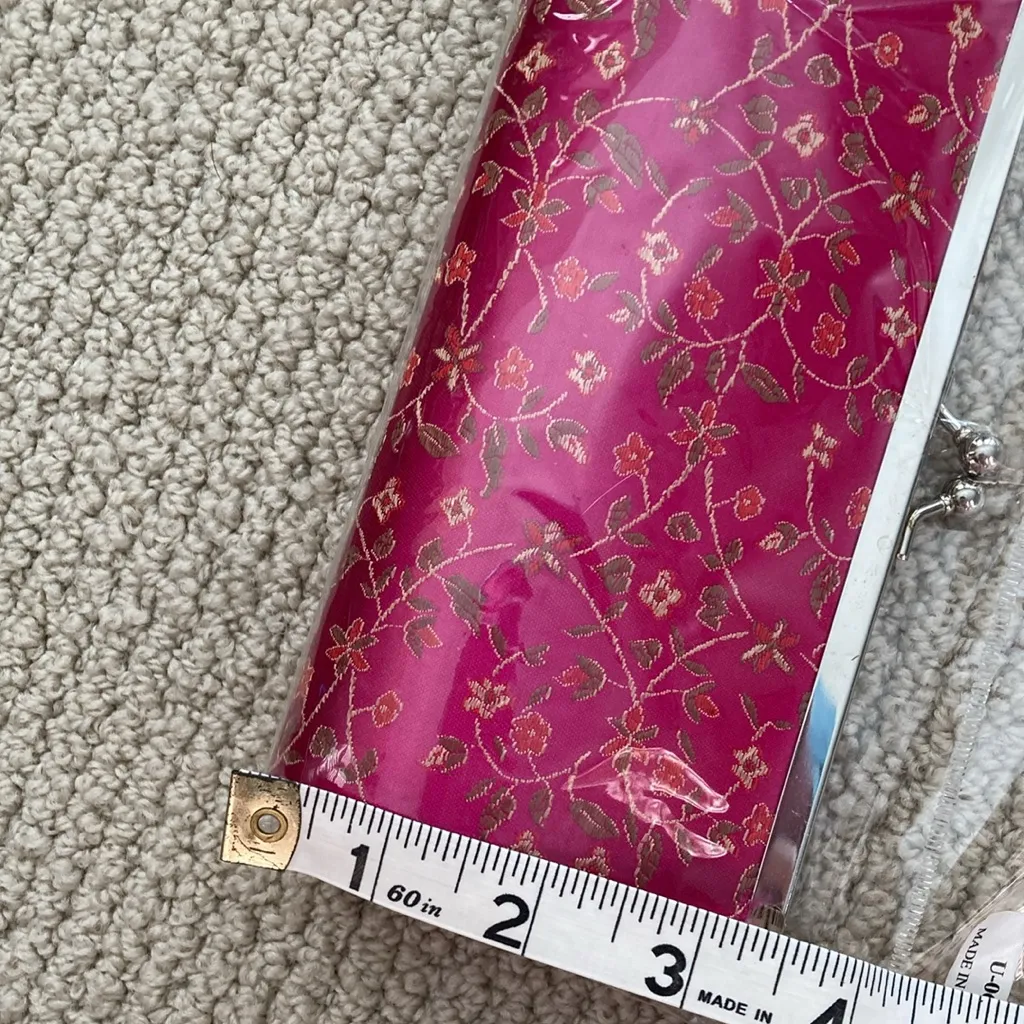 NEW Vintage Kiss Lock Hot Pink Accordion Style Hard Case Snap Close Wallet 2005 - Image 8