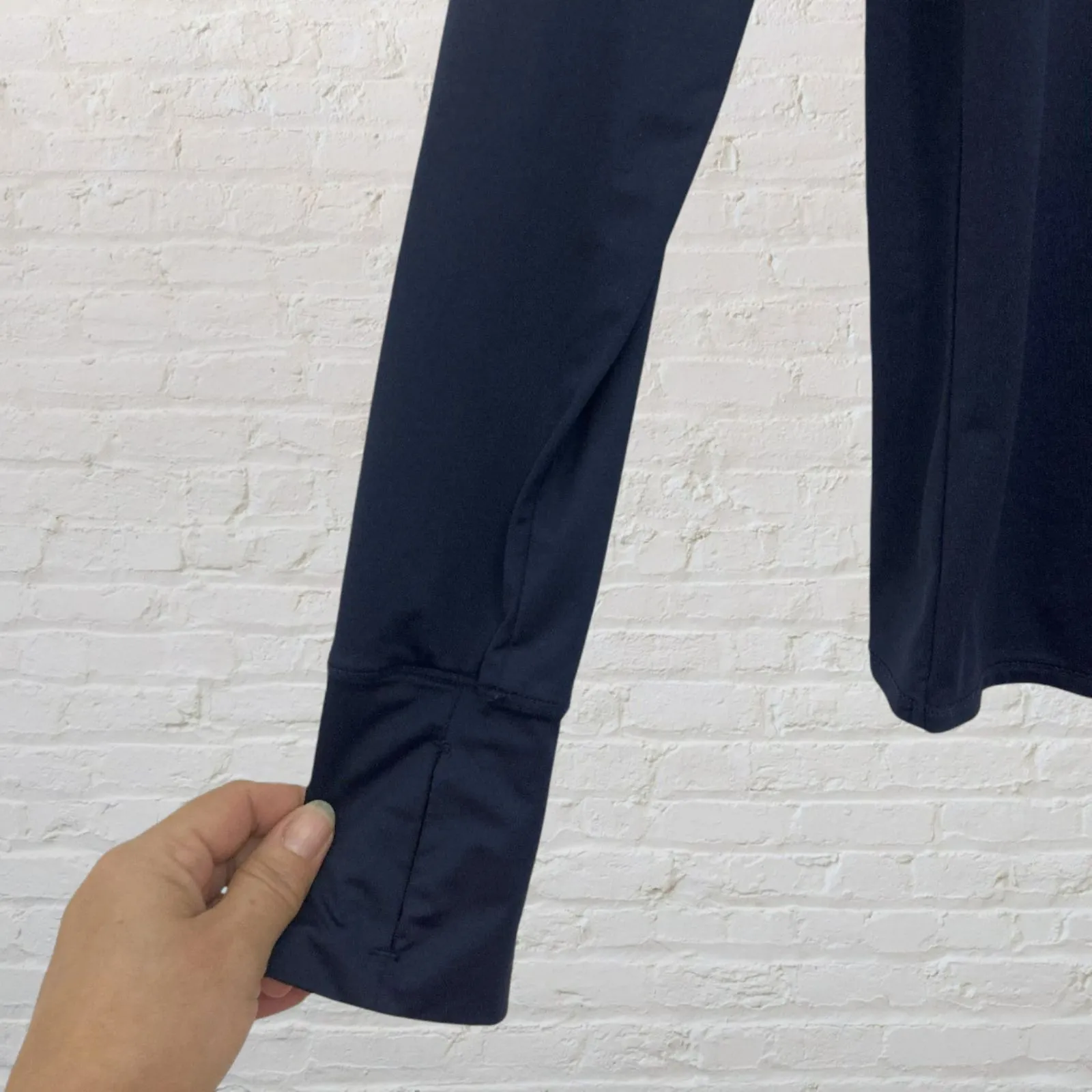 Athleta Sunlover UPF Tulip Back Navy Top S | Thumbholes • Outdoor Activewear - Image 9