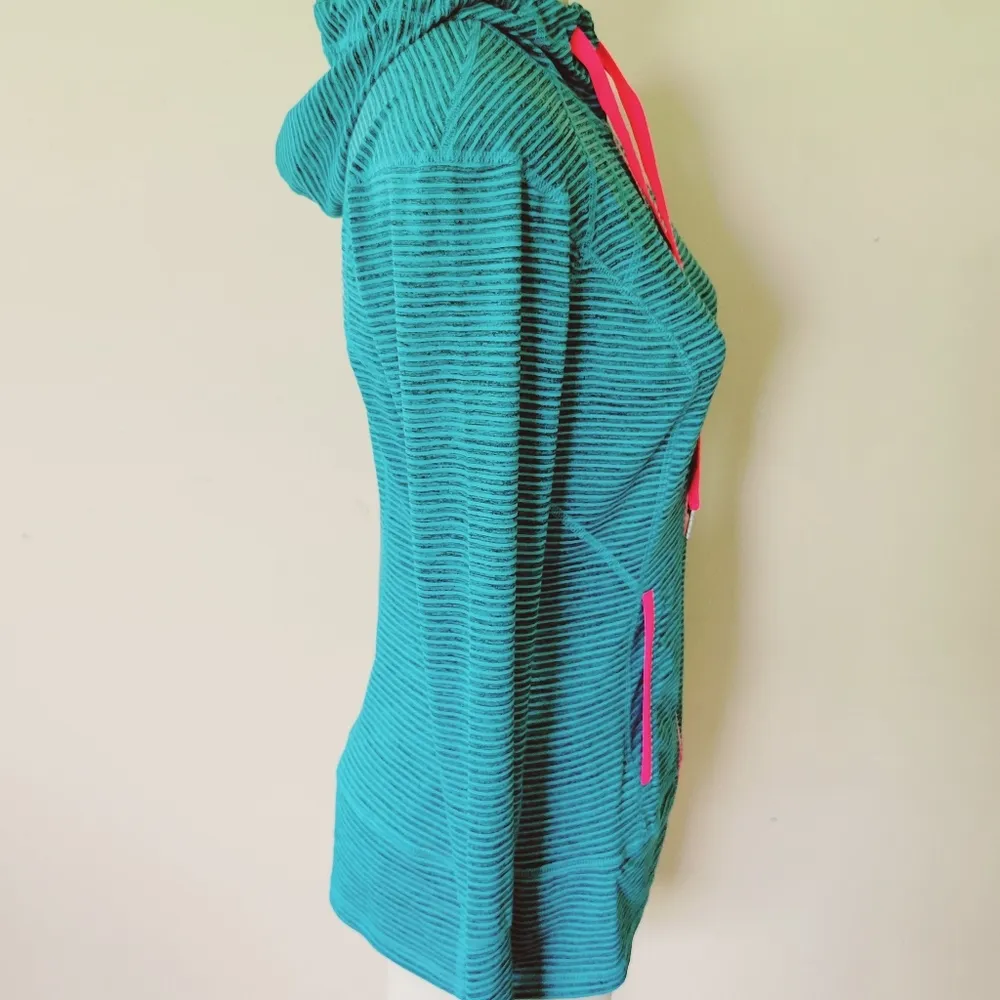 Luka striped hooded activewear jacket size small - Image 4