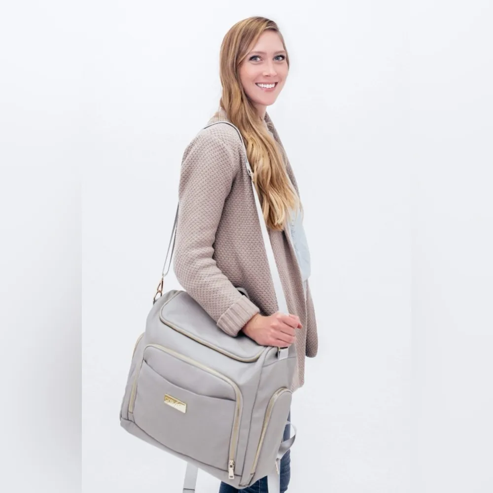 🩷💙Grey Fox Gray Diaper Bag with Gold Accents💙THIS IS BABY BAG 💼 👶 OF QUALITY. - Image 15