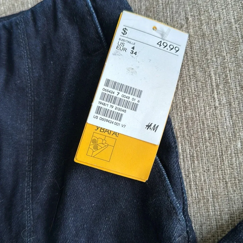 H&M high waisted split ankle fitted jeans size 4 - Image 3