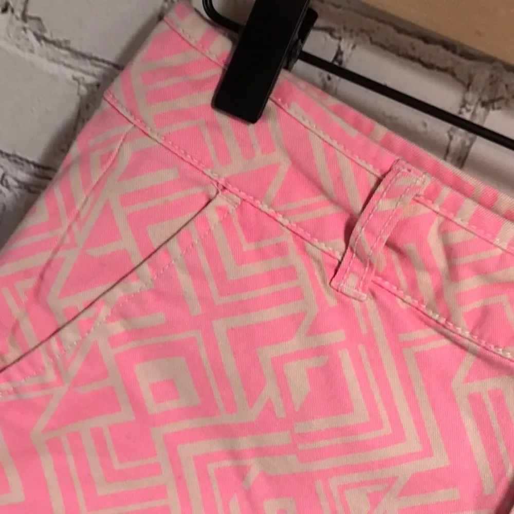 American Eagle Preppy pink and khaki print short Size 0 - Image 6