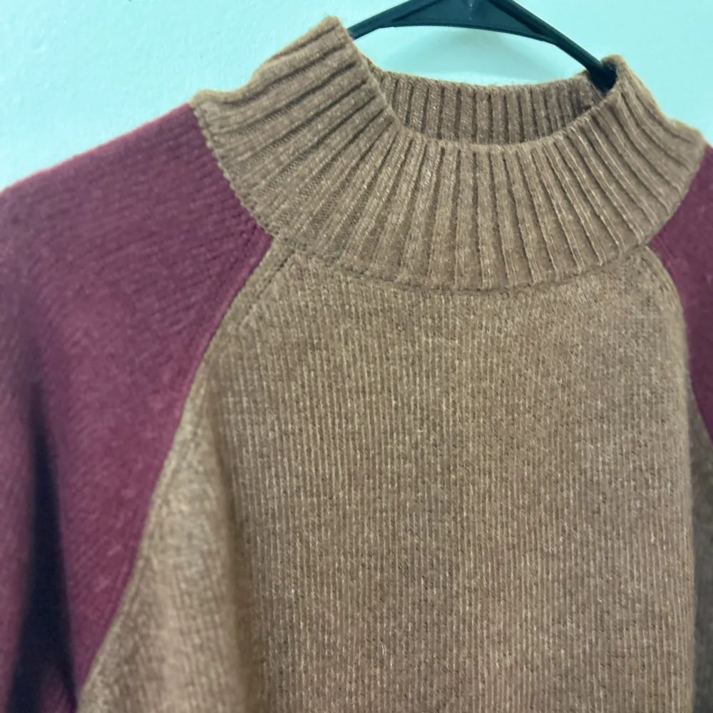 Margeaux & Ellie Ribbed Sweater in Burgundy and Brown size XL Red - Image 4
