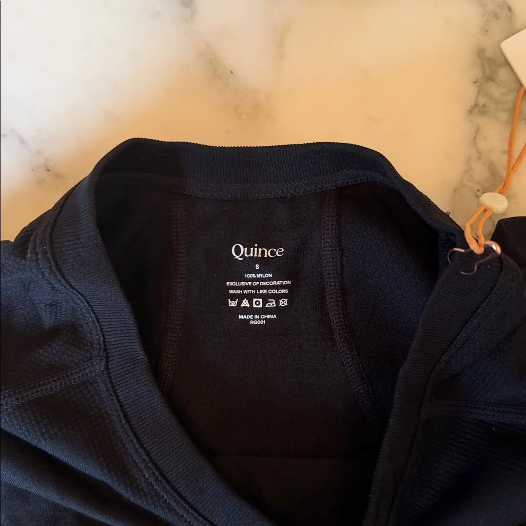 NWT Quince Womens Textured Nylon Athletic Tee Black Short Sleeved Top Sz S - Image 3