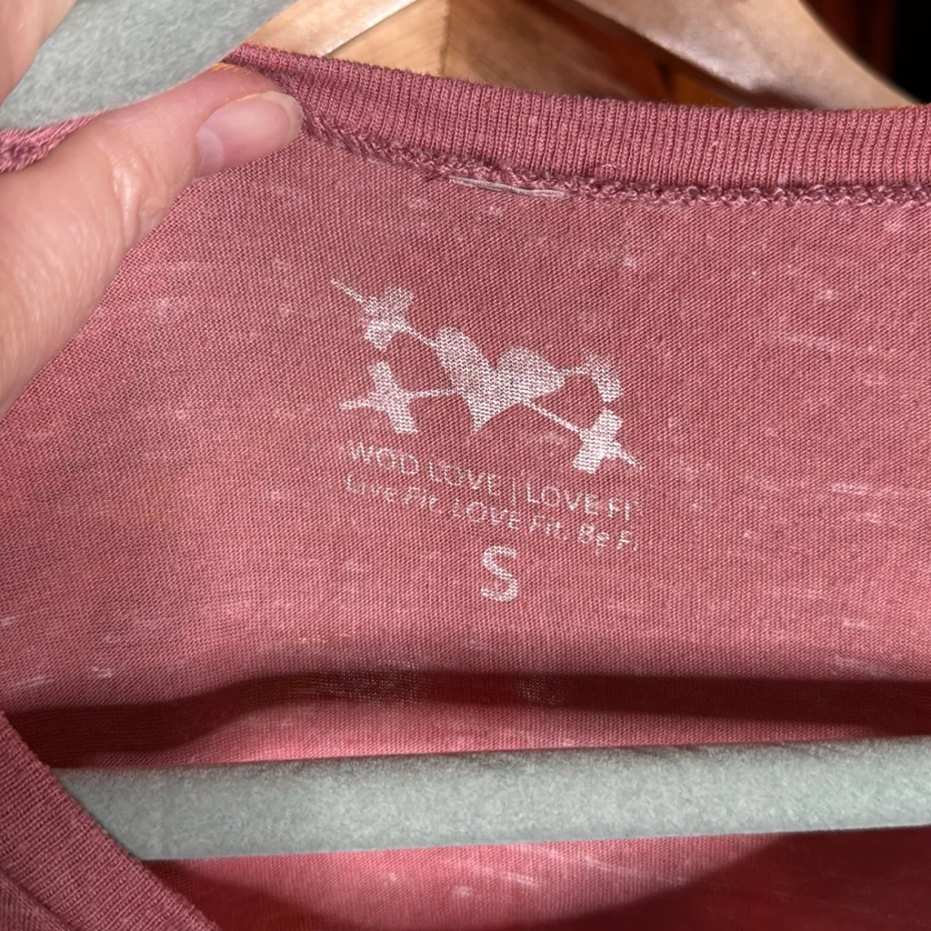 WOD Love Strong Women Lift Each Other Up Mauve Muscle Tee Size Small Pink - Image 3