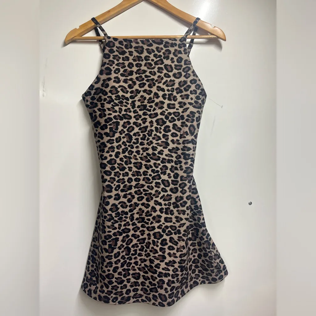 NEW Abercrombie & Fitch Leopard print YPB sculptLUX Apron Dress size medium - Image 5