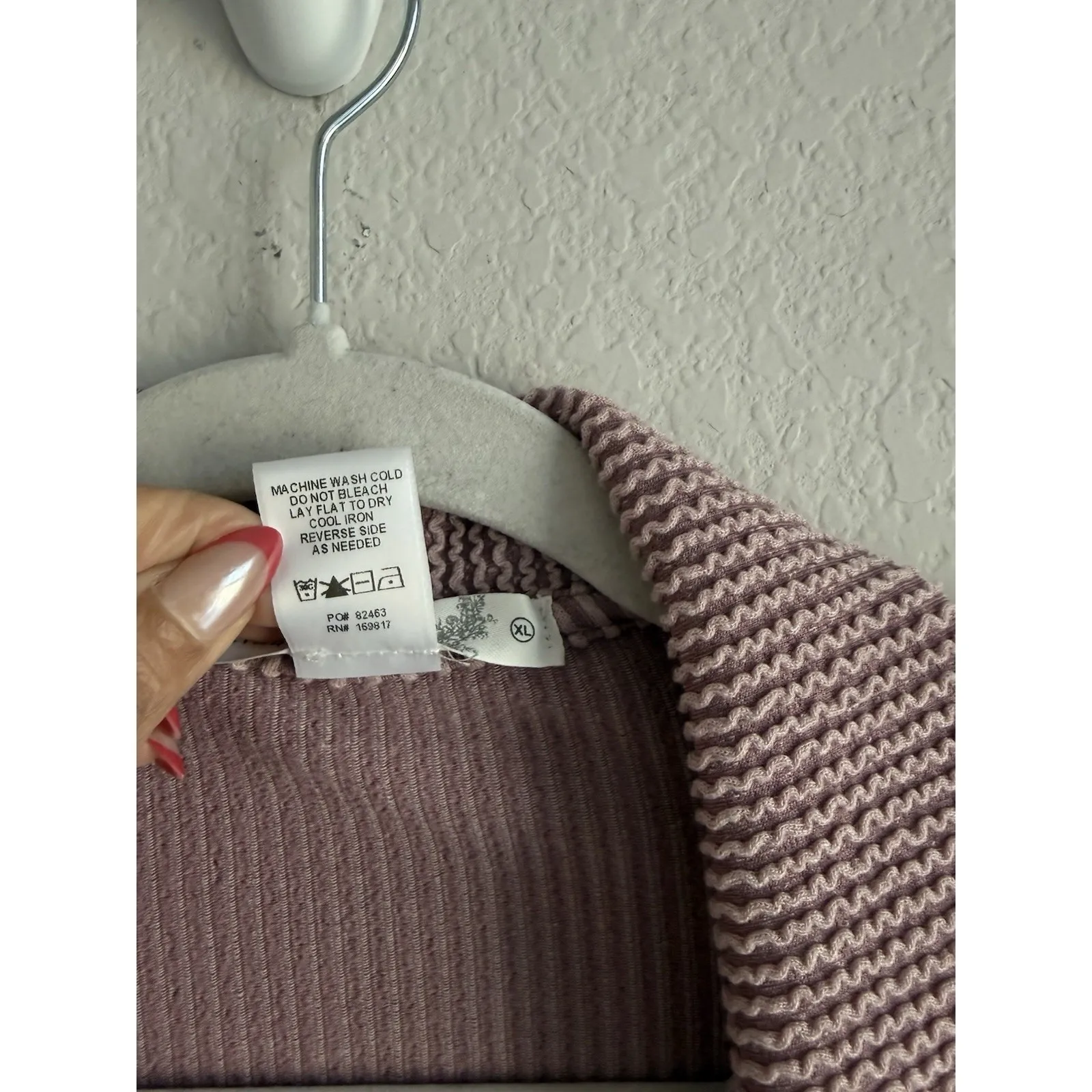 Altar'd State Cropped Long Sleeve Waffle Shirt Women's XL Button Up Mauve Collar - Image 4