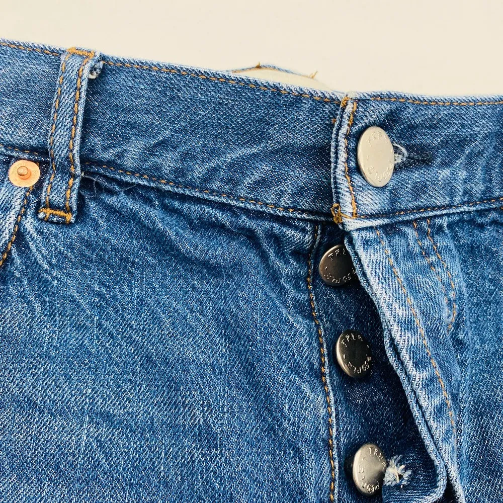 Free People Soft And Relaxed Cut Off Frayed Denim Shorts In Ocean Blue Size 30 - Image 6