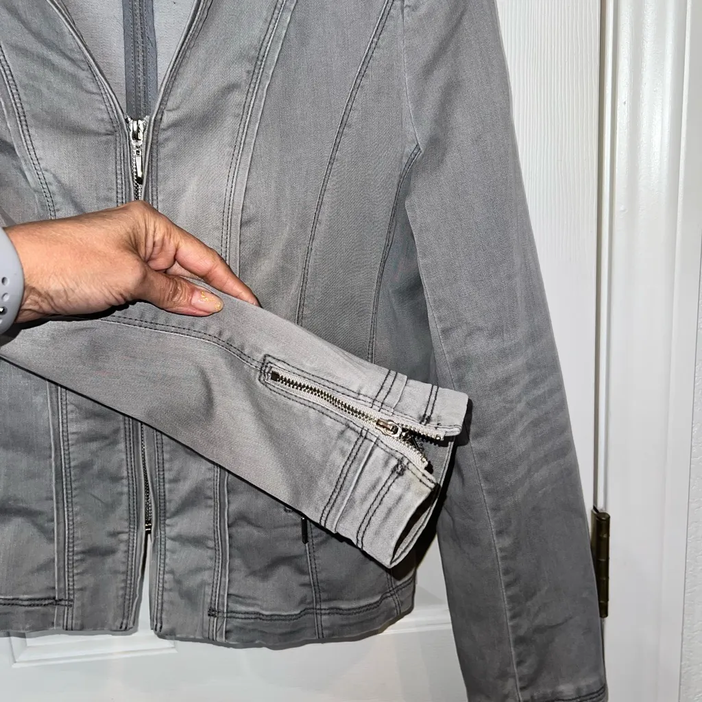 White House Black Market Moto Jacket – Size 10 – Gray – EUC - Image 4