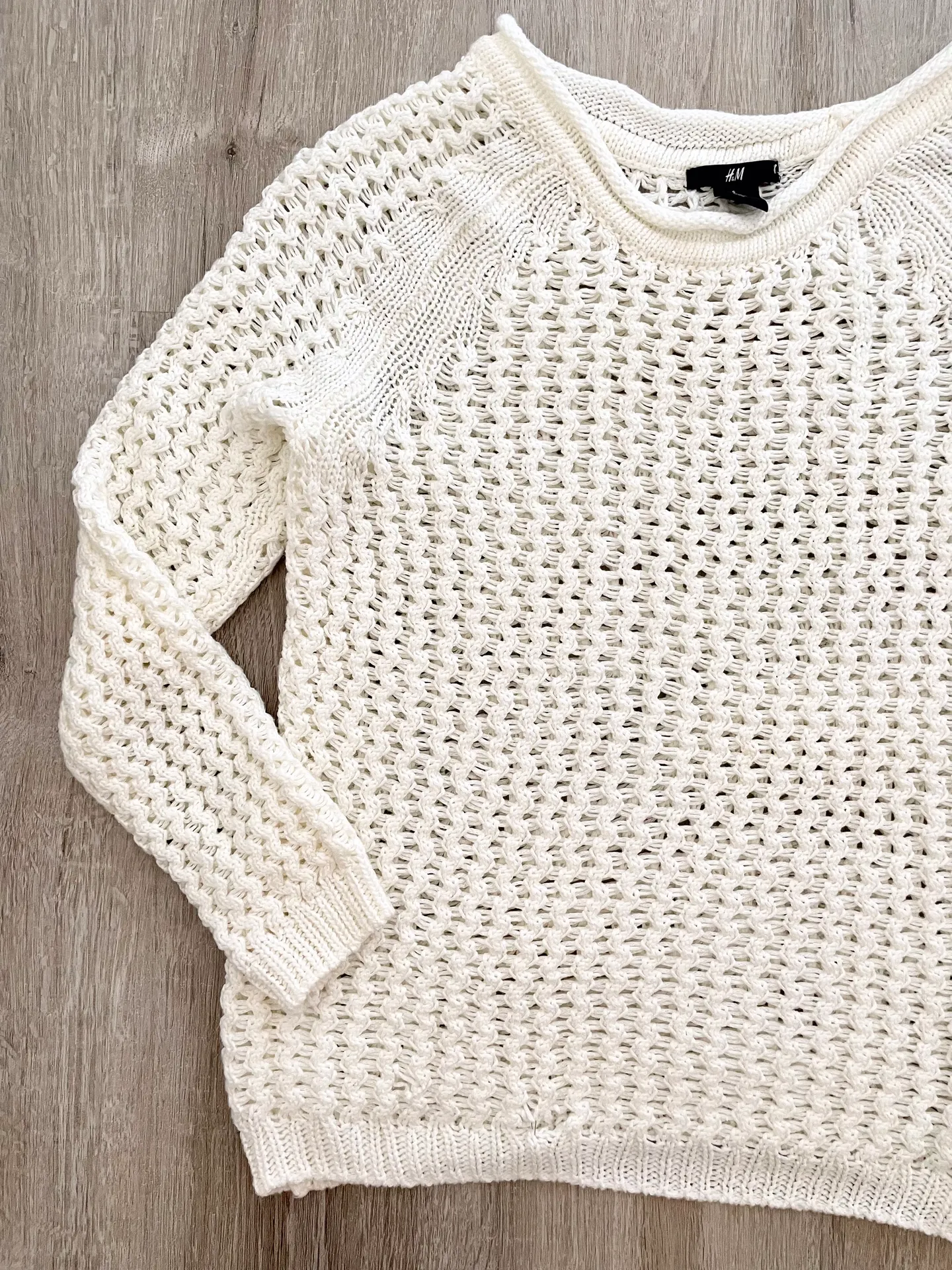 H&M white loose knot pullover sweater size S - Image 3