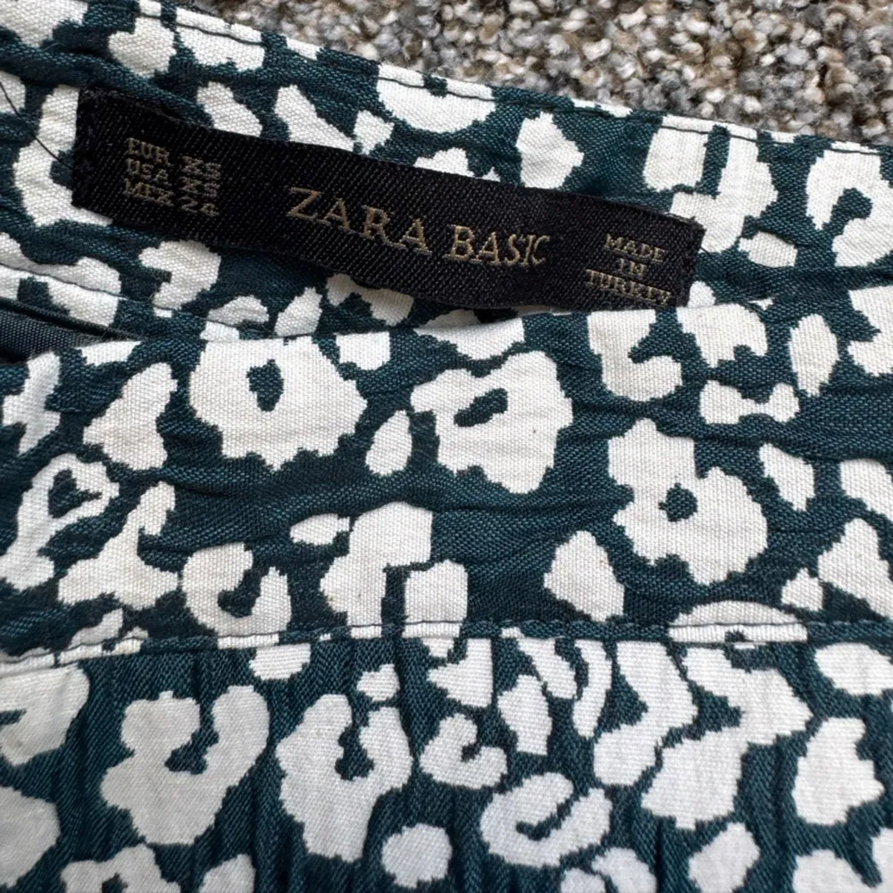 Zara Basic Cheetah animal leopard Print white cream and teal blue - Image 2