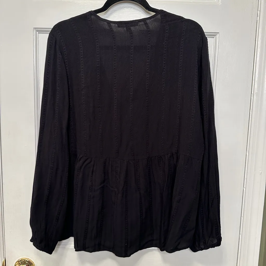 DR2 Black Blouse NWT Size XL - Image 3