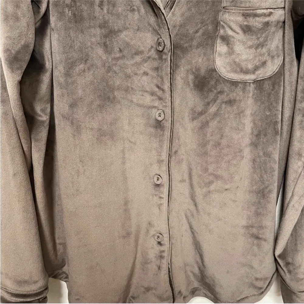 SKIMS  Velour Button Up Sleep Top - Image 5