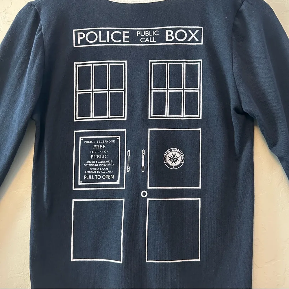 Her Universe Dr Who Tardis Union Jack navy blue cardigan sweater size medium - Image 13