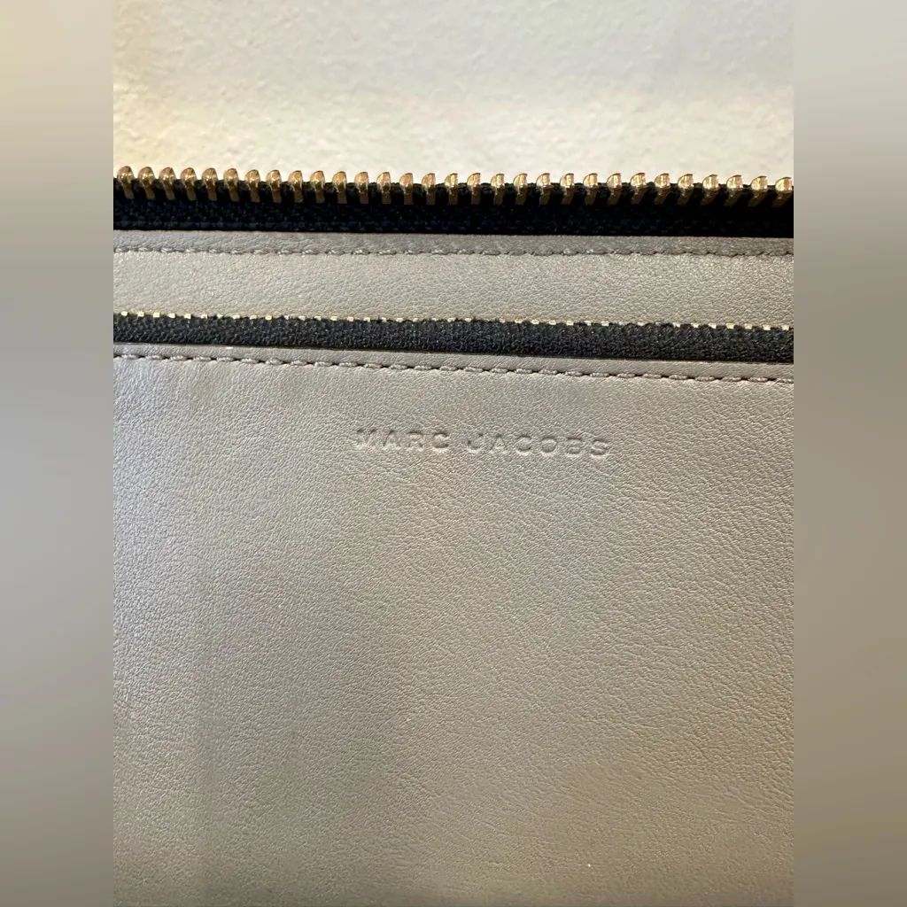 EUC Marc Jacobs Gotham Continental Standard Wallet - Grey - Image 7