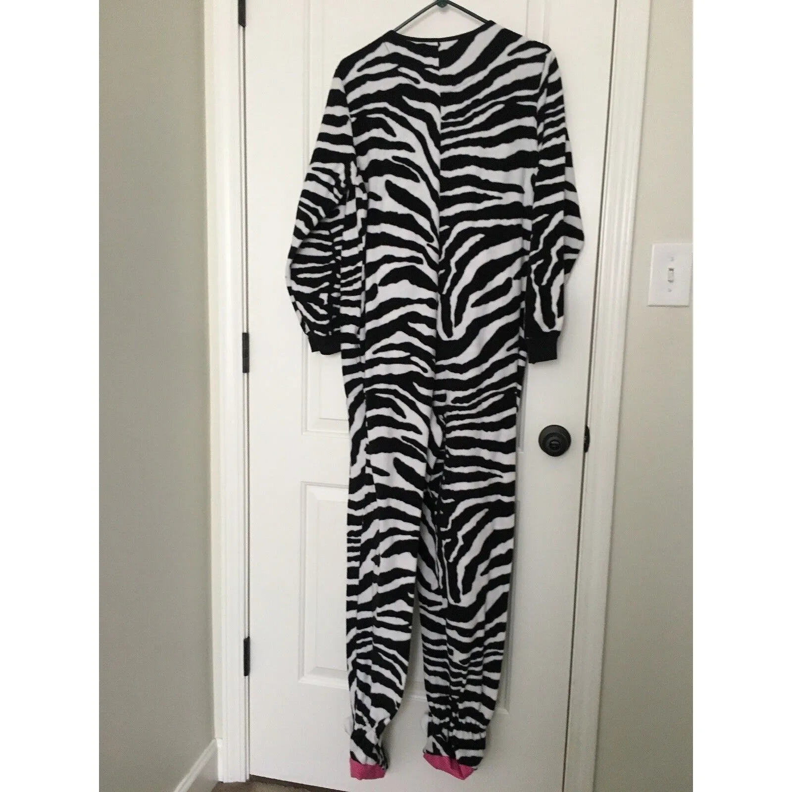 Nick & Nora Adult Zebra Print Footed Pajamas Jumpsuit Sleep 1pc Size Medium - Image 8
