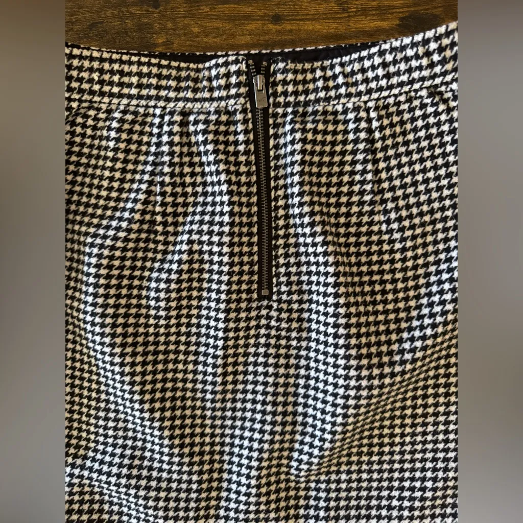 Hollister Ultra High-Rise Preppy Classic Houndstooth Mini Skirt Size Small - Image 4