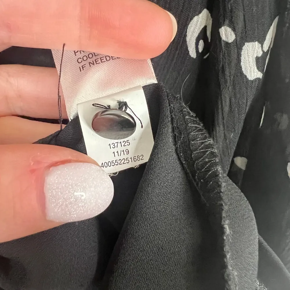 Evri Heart Novelty Print Smocked Neckline Keyhole Back Flowy Loose Blouse Top Size XL - Image 8