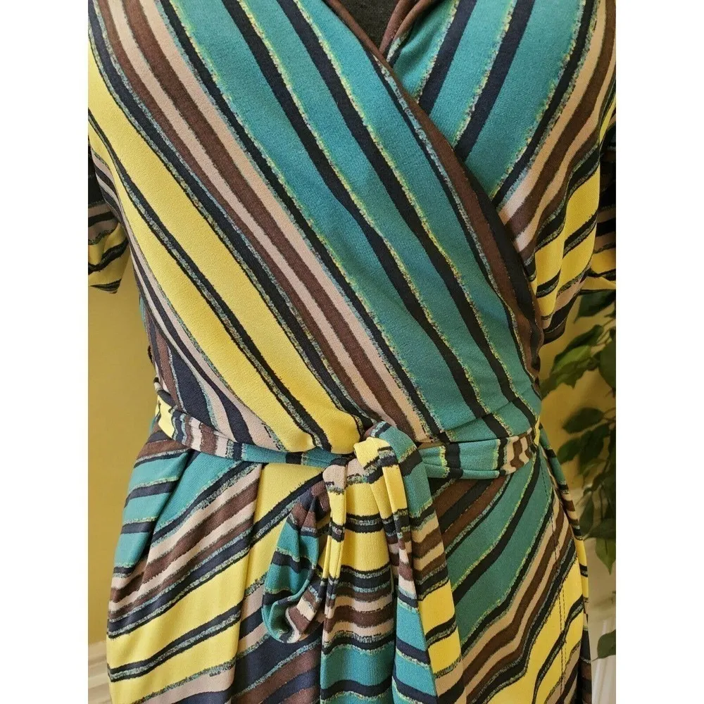 MAX AND CLEO Wrap Dress Size SMALL - Image 4