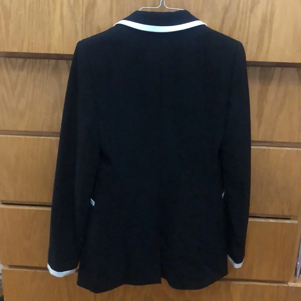 Alice & Olivia Classics Blazer - Image 5