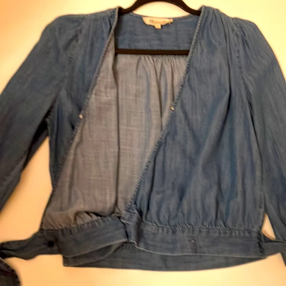 Madewell light weight denim wrap style top - Image 14