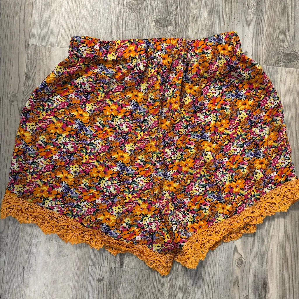 Floral Lace Trim Boho Style Women's Shorts NWOT Orange Size M - Image 2