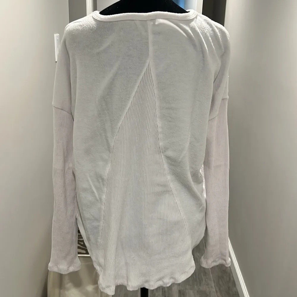 Sweet Romeo white sweater with stars. Size S. - Image 2