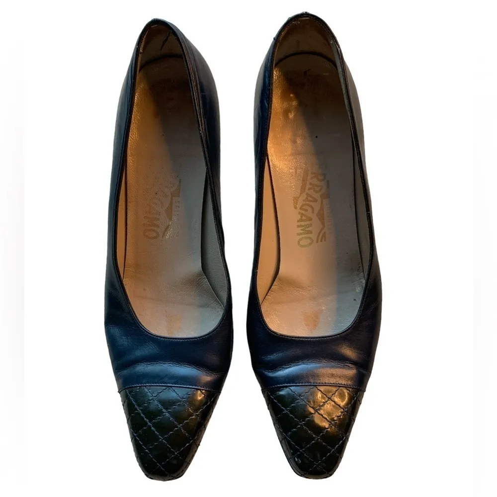 Salvatore Ferragamo | Salvatore Ferragamo Vintage Navy blue quilted pumps - Image 2