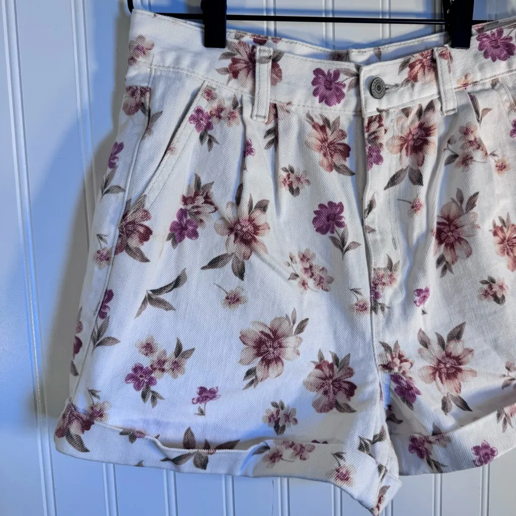 American Eagle White Floral Denim Mom Shorts Women’s Size 4 100% Cotton - Image 4