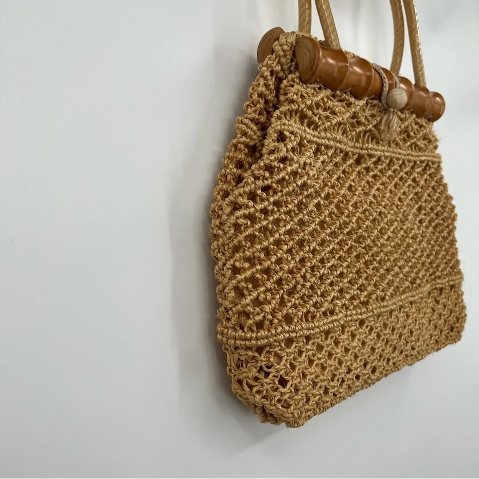 Jute handbag brown geometric open weave round handle carved wood Italy boho - Image 3