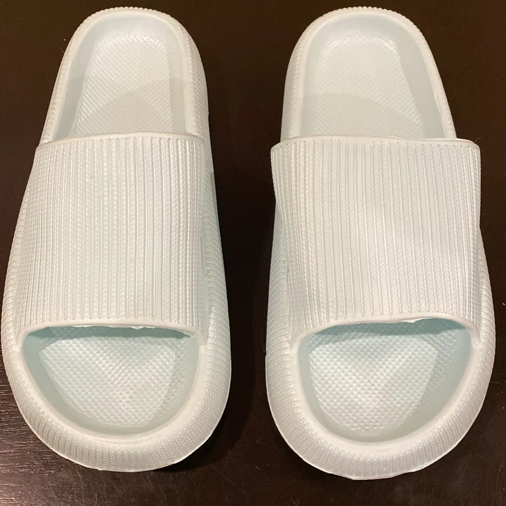 The Cloudies Cloud Slipper Baby Blue Size 8.5 - Image 6