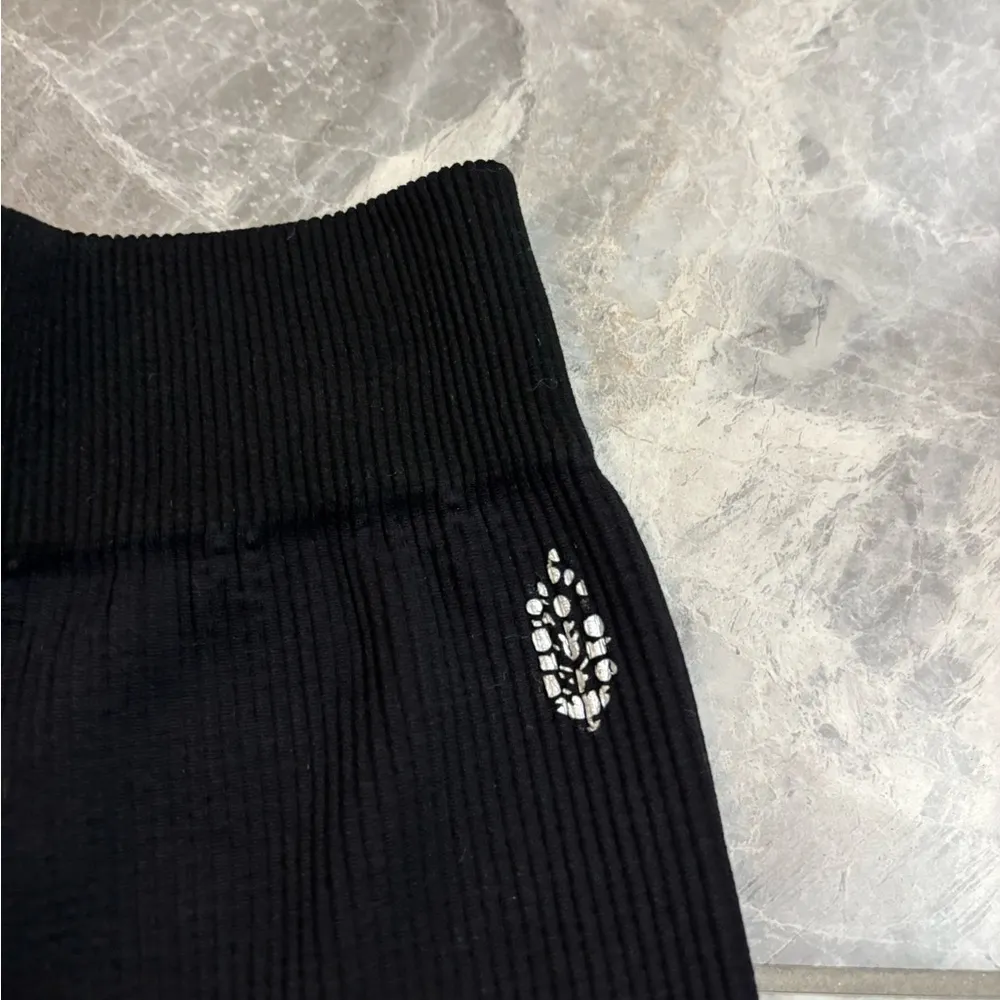 Free People Movement  short - Image 2