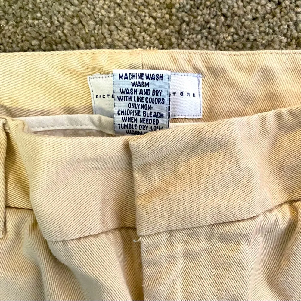 | Cream khaki shorts with pockets - Image 6