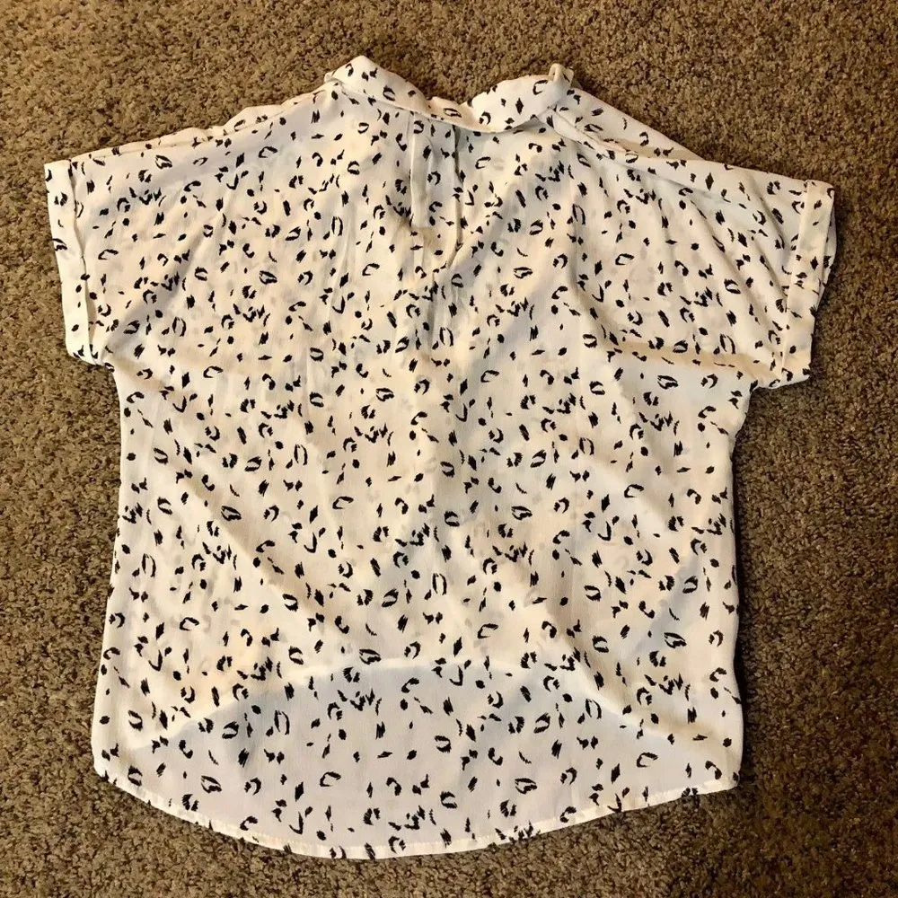 All in Favor Blouse Womens XS New Black White Abstract - Image 12