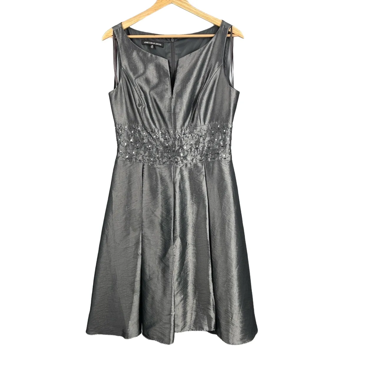 Jones Wear Dress Gray Metallic Beaded Waist Cocktail Dress Sleeveless Size 8 - Image 3