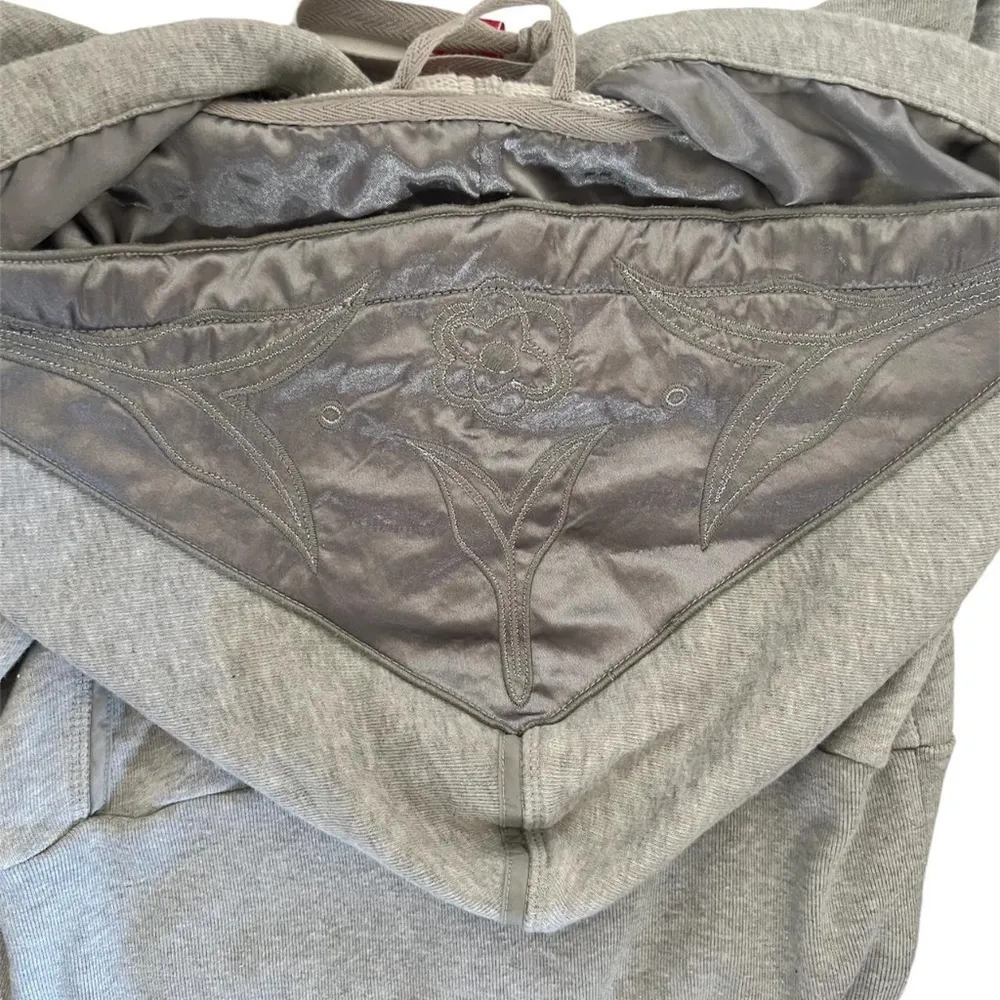 Free People  light grey zip-up jacket - Image 3