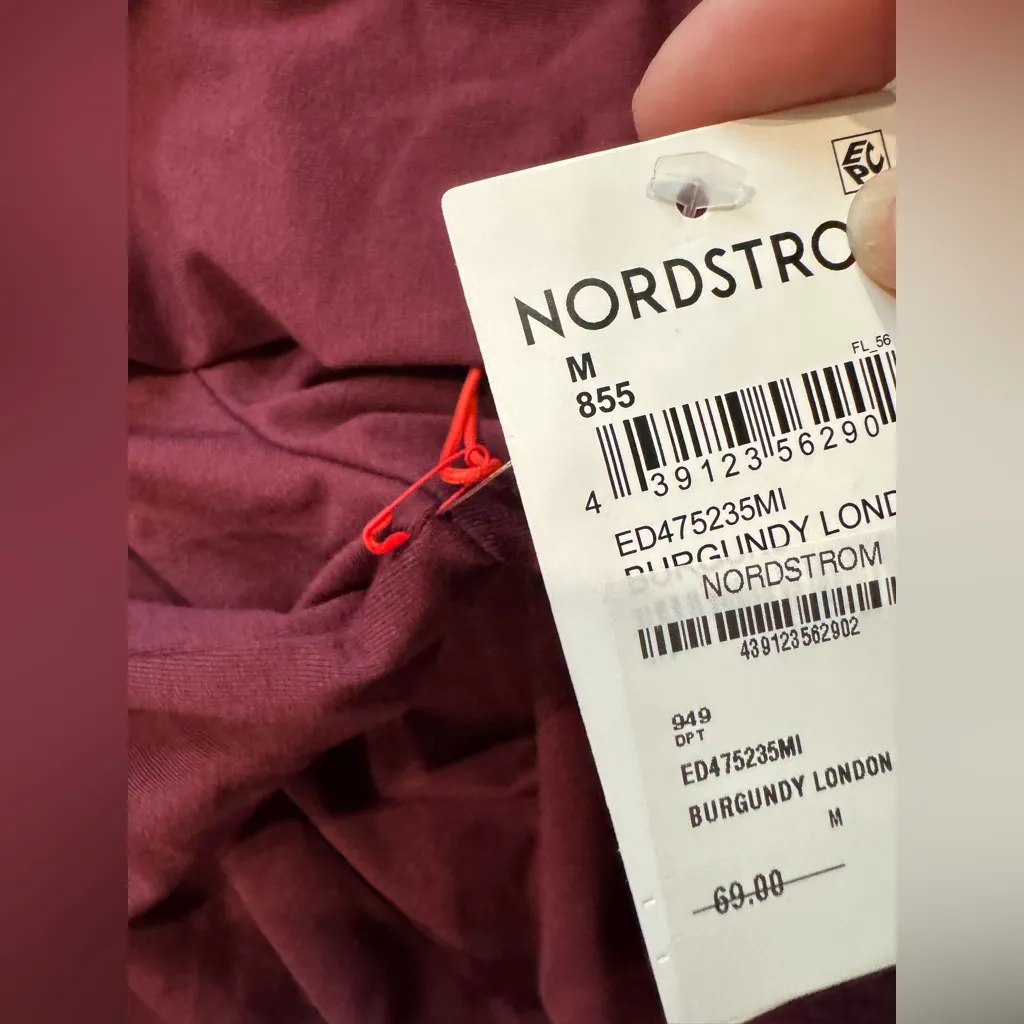 Elegant Burgundy Long Sleeve Dress - Image 10