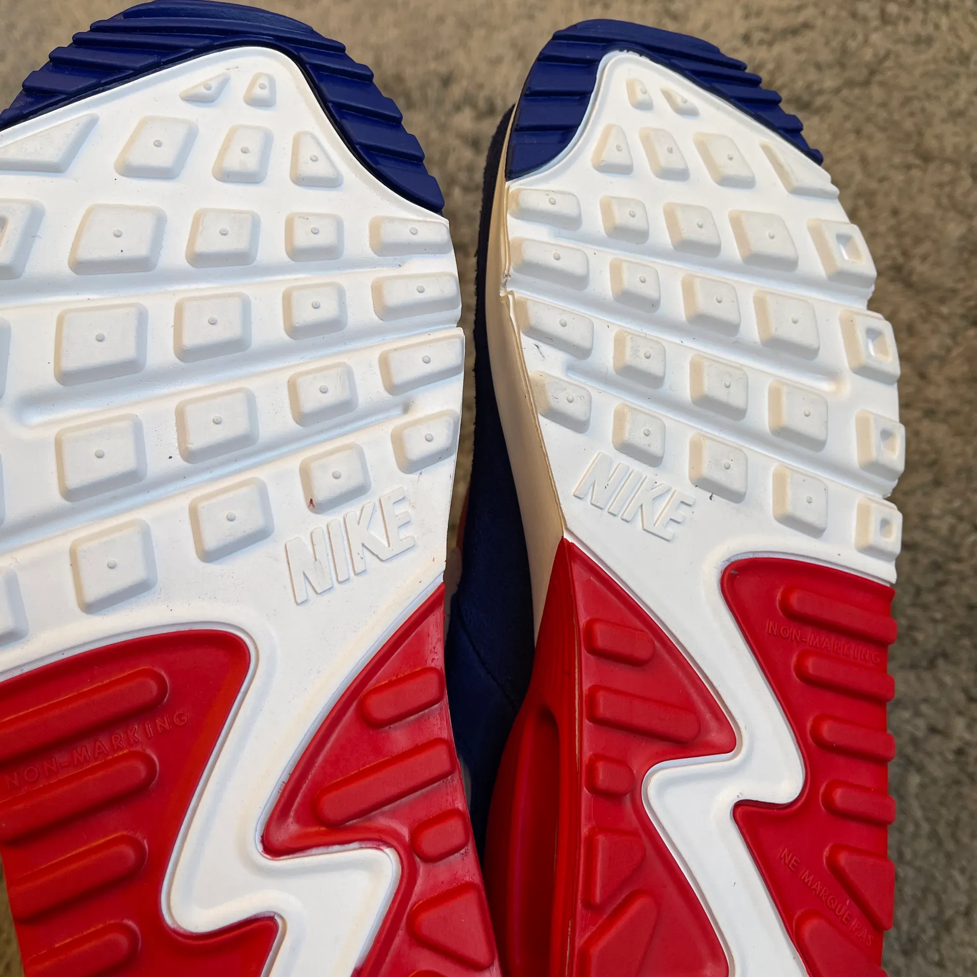 Nike Air Max 90 Size 4Y - Image 6