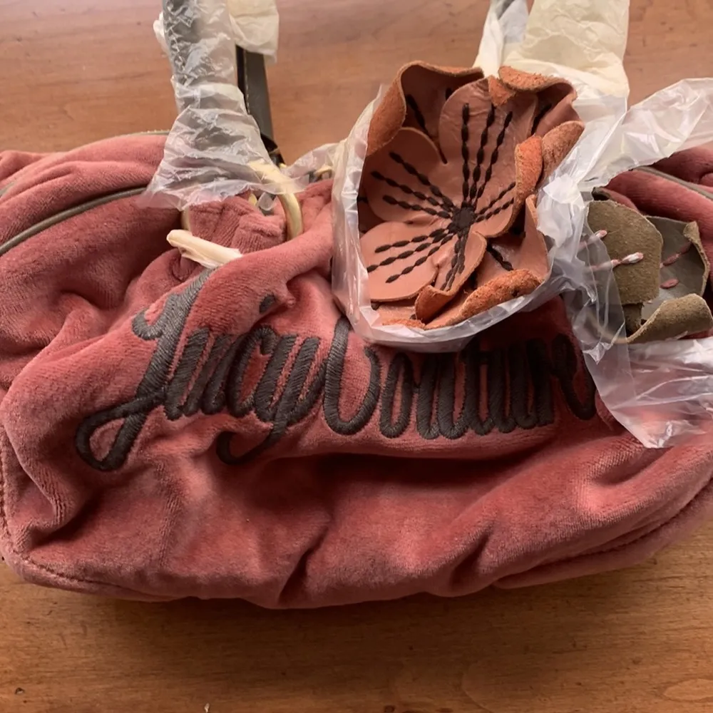 Retro  Pam & Gela Dark Pink Flowers Hobo Velour Handbag Brand New - Image 2