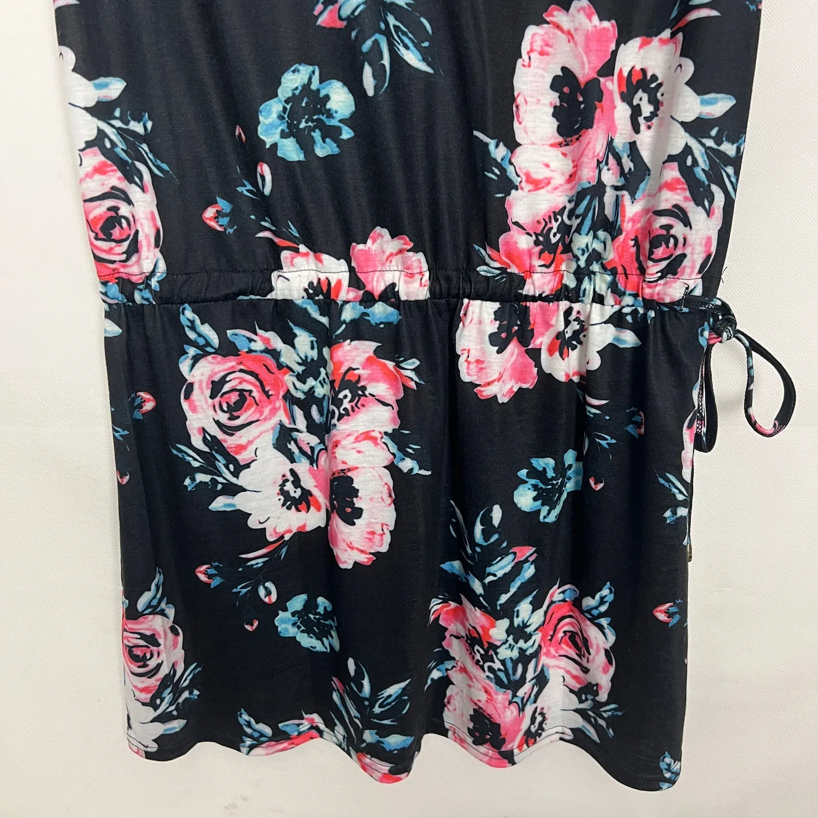 Hount Floral Sleeveless V - Image 3
