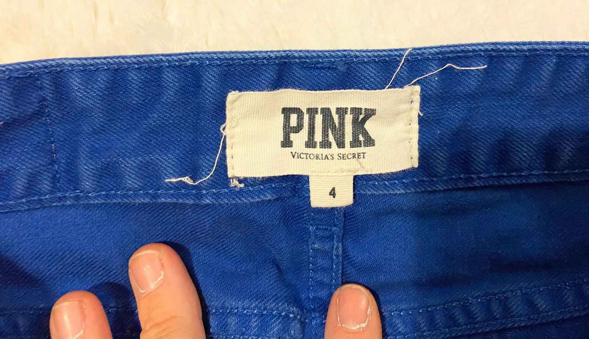 Victoria Secret PINK blue denim raw hem jean shorts Women’s size 4 - Image 5