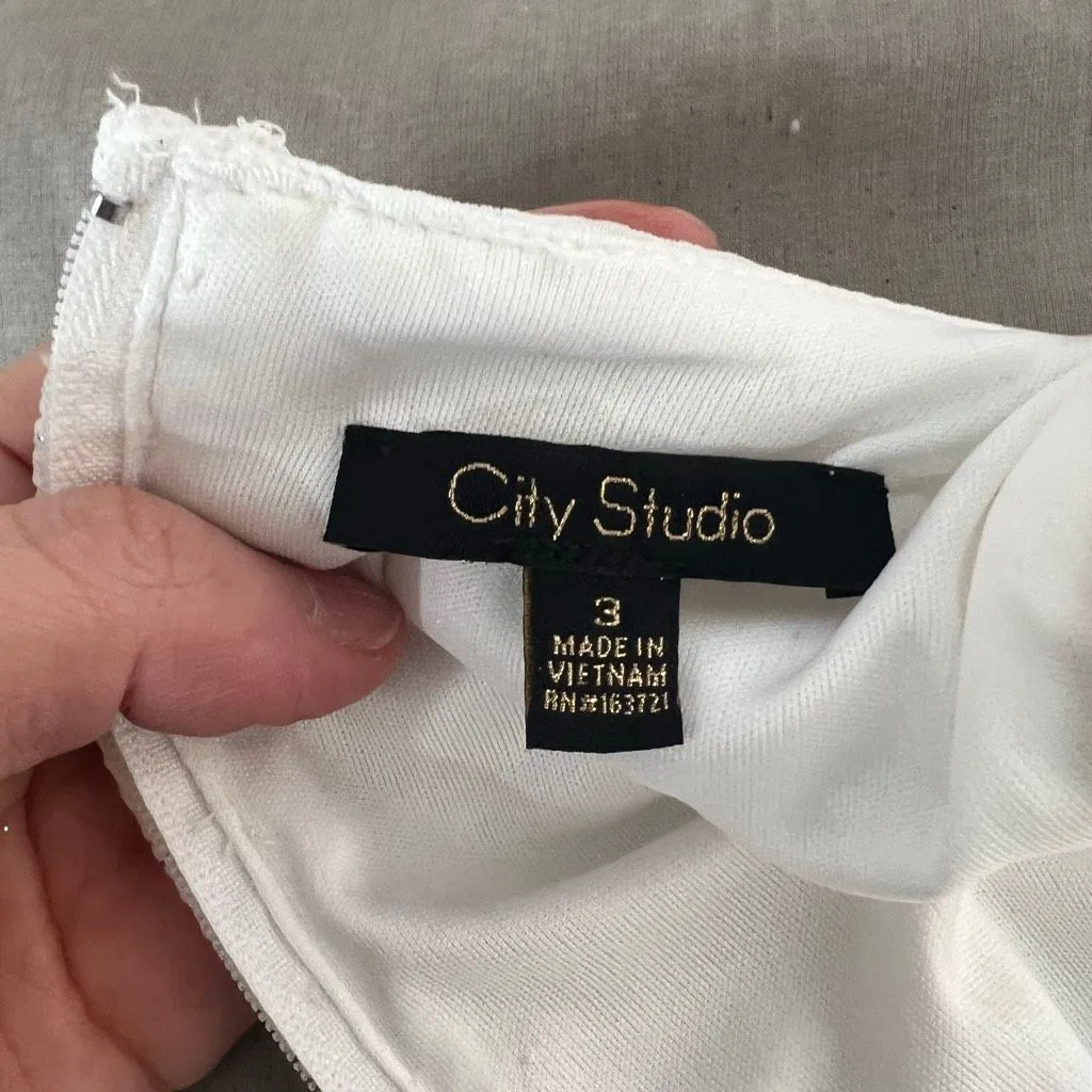 City studio sleeveless v - Image 7