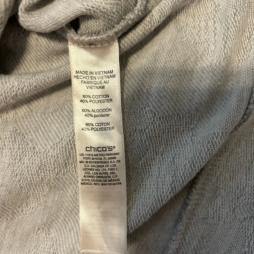 Chico's Weekends by Chico grey short sleeve camo shirt size 2 - Image 7