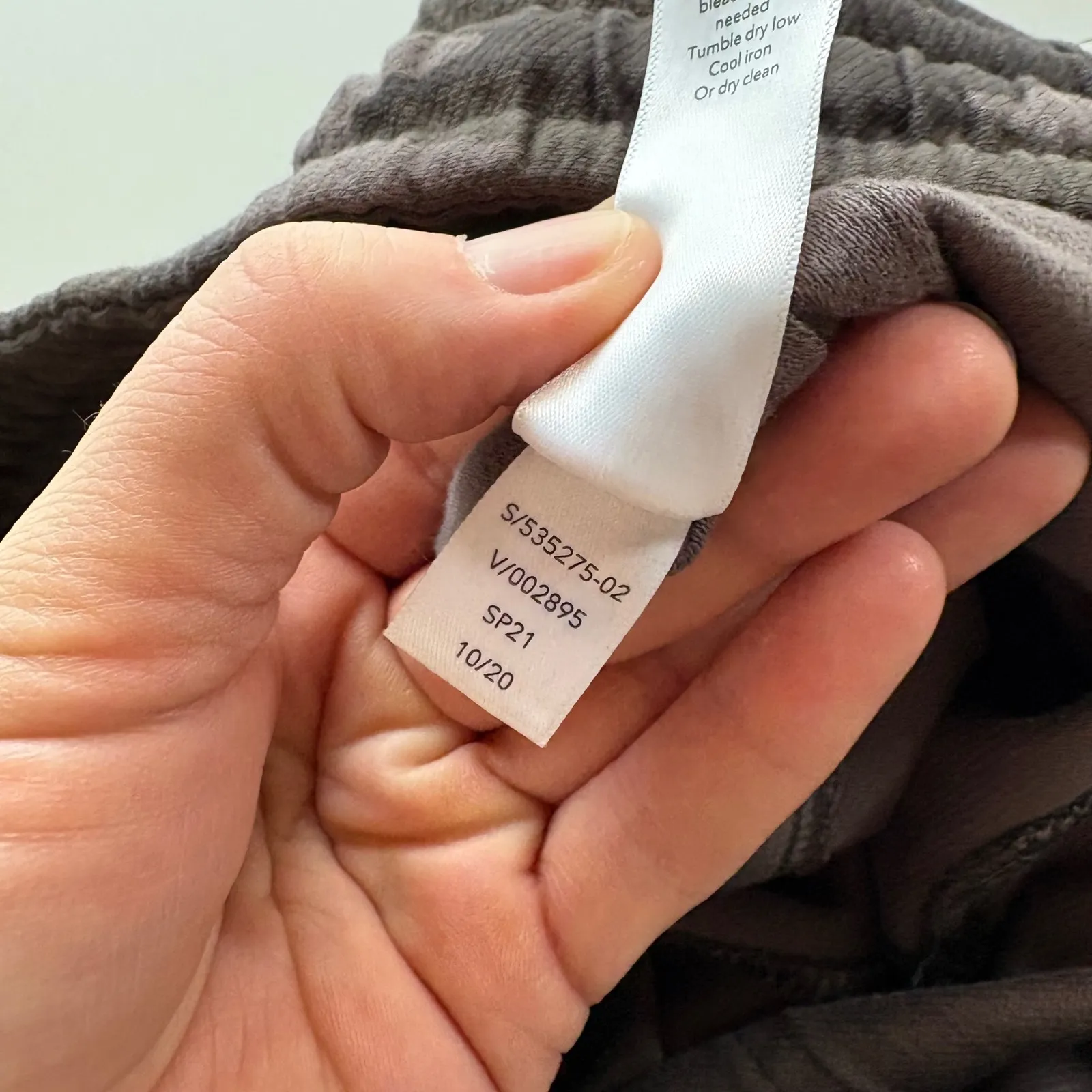 Athleta Farallon Camo Jogger Pants Womens Size 2 Grey Camouflage Drawstring - Image 8