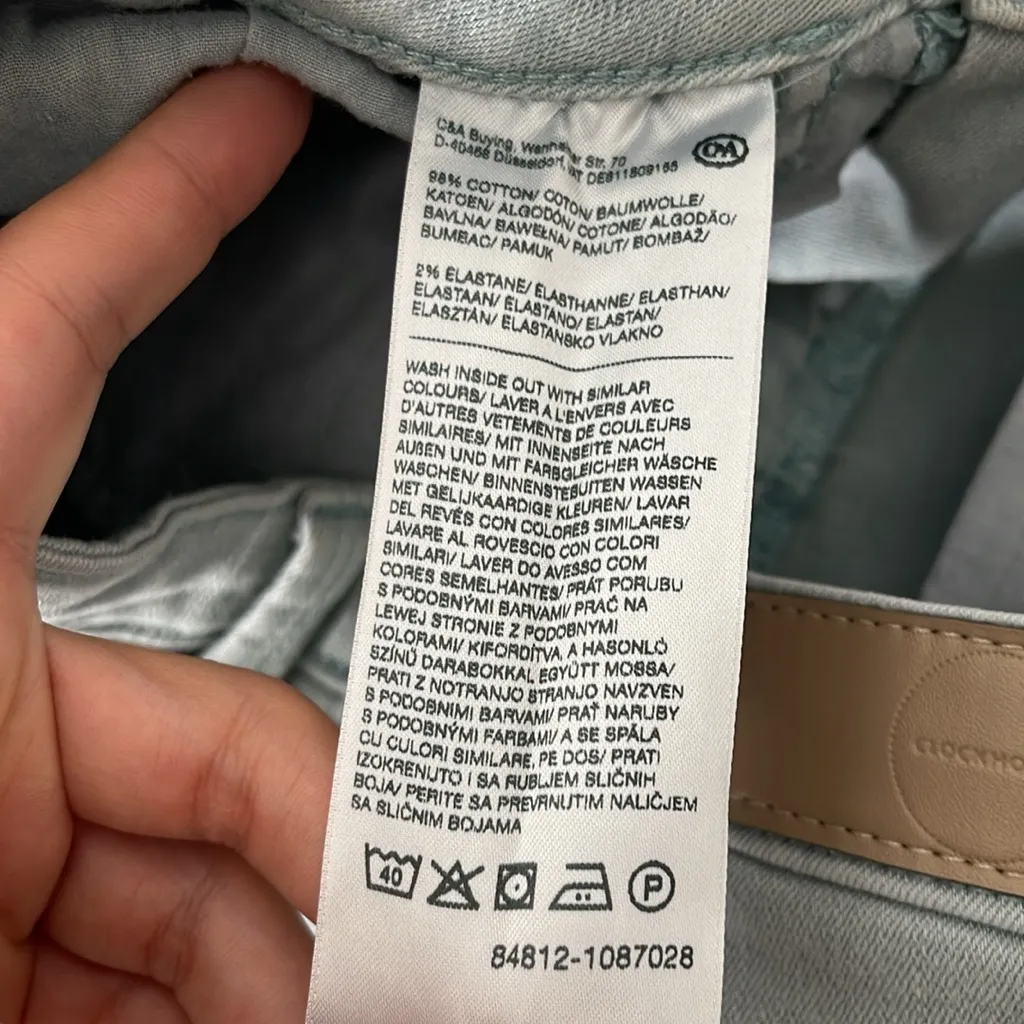 Clockhouse shorts Women size EUR 34 / US 4 Teal color Jean shorts distressed - Image 7