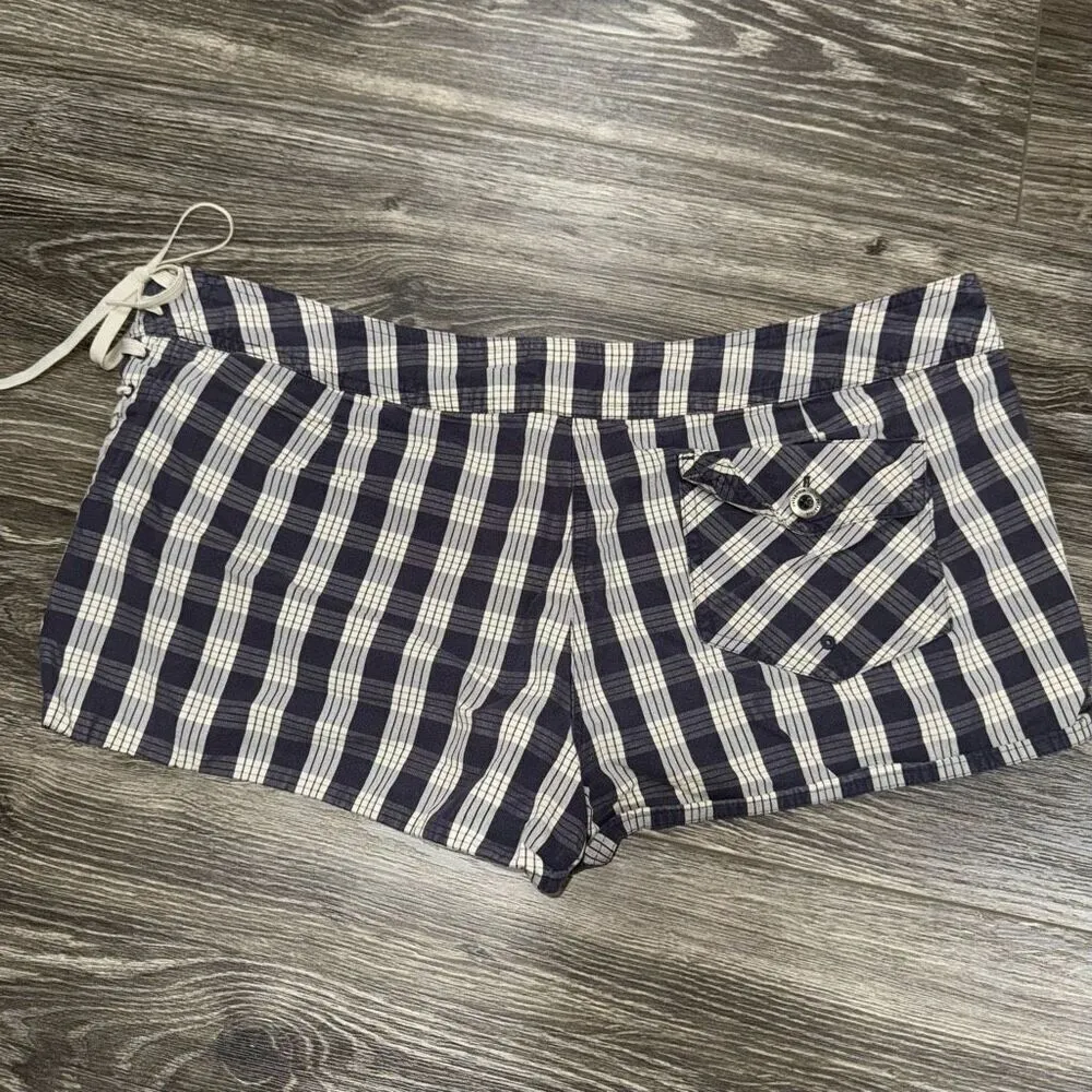 Patagonia Plaid Shorts With Tie up Side - Image 5